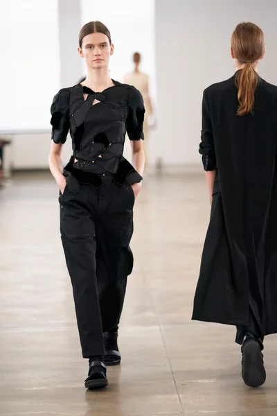 Look 32